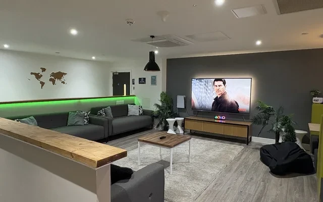 27 Magdalen Street 4