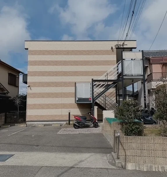 レオパレスフルール