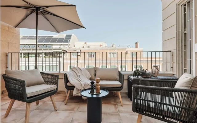 Daphne - 3 bedrooms and balcony in Sant Gervasi 3