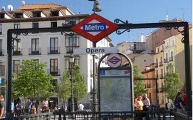 Calle Campomanes 4