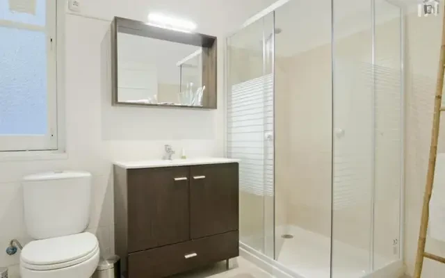 Attractive single bedroom near Alameda metro station – Studentenunterkunft in Lissabon – Single bedroom