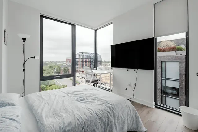 Master Room & Ensuite Bath - Union Market