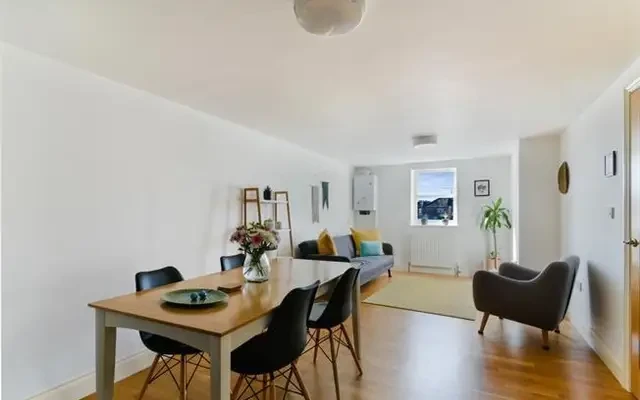Lodge Lane, Finchley, London, N12 8GA 2