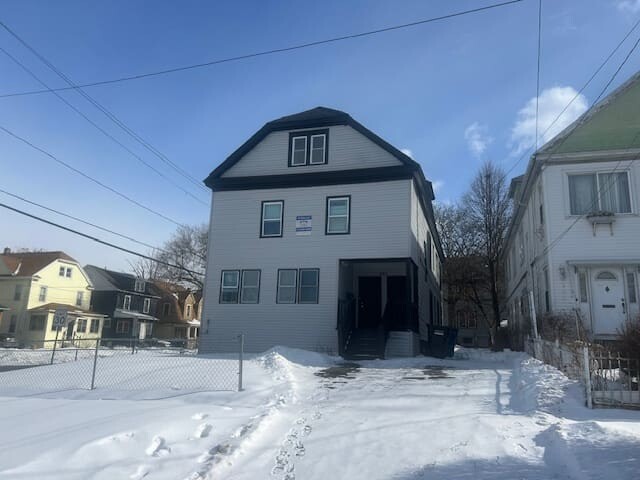 301 Maple St
