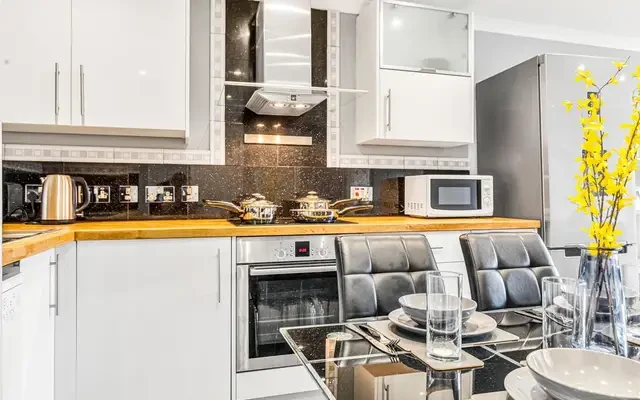 Cromwell Road, Earls Court 2