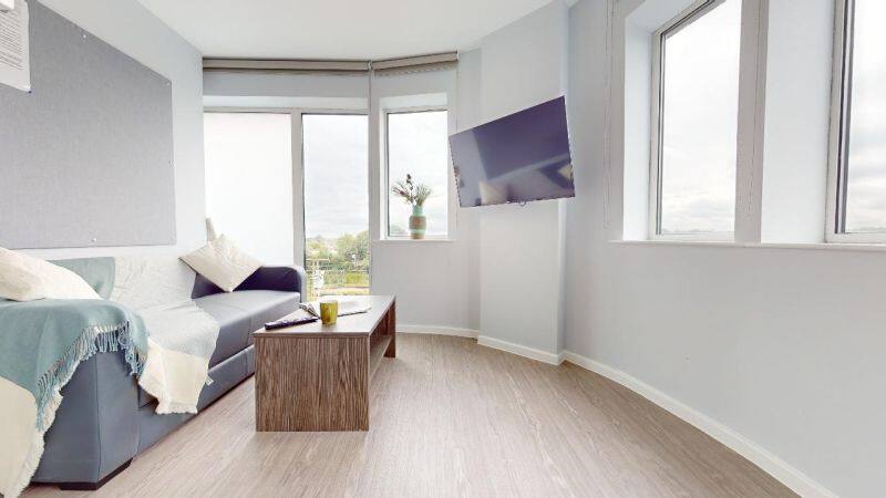 Silver En Suite Plus