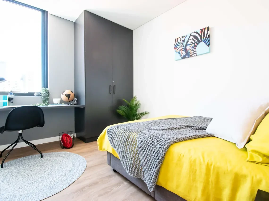 5 Bed Ensuite Apartment