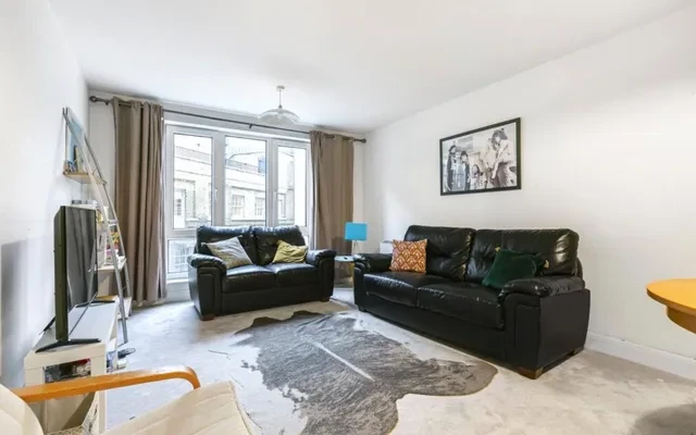 LH-Bartholomew Close 0