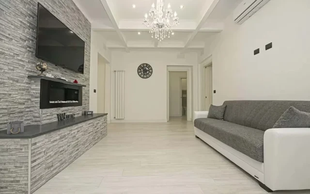 Stylish 3-bed flat near the Genoa Aquarium 0