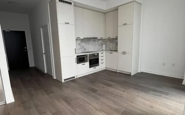 38 Honeycrisp Crescent 0