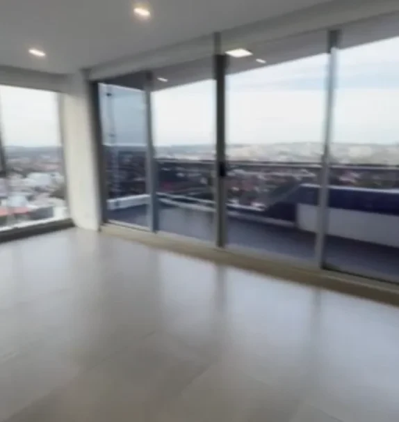 2 Studio Dr