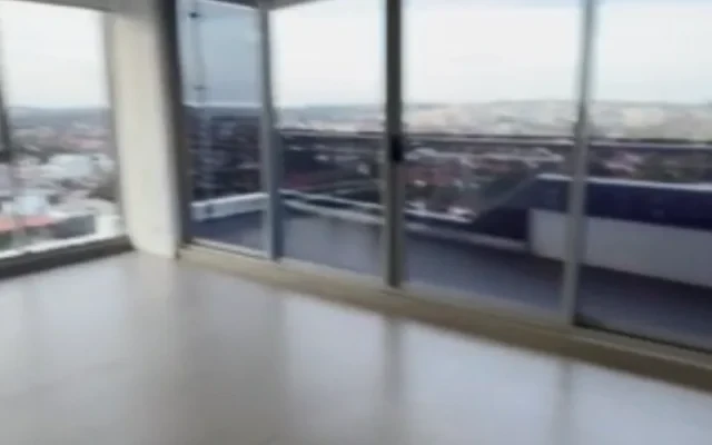 2 Studio Dr 1