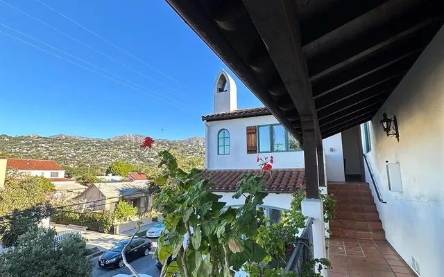 810 Bond Avenue - Santa Barbara student accommodation