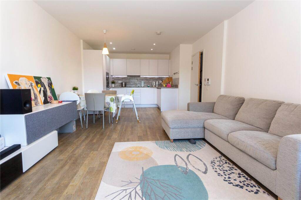 LH-Greenland Place 3