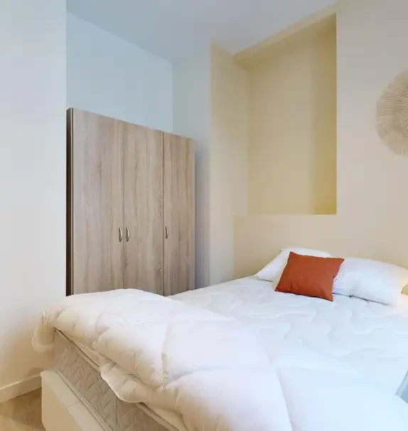 Nice double ensuite bedroom near Parc Clemenceau