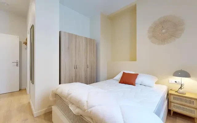 Nice double ensuite bedroom near Parc Clemenceau 0