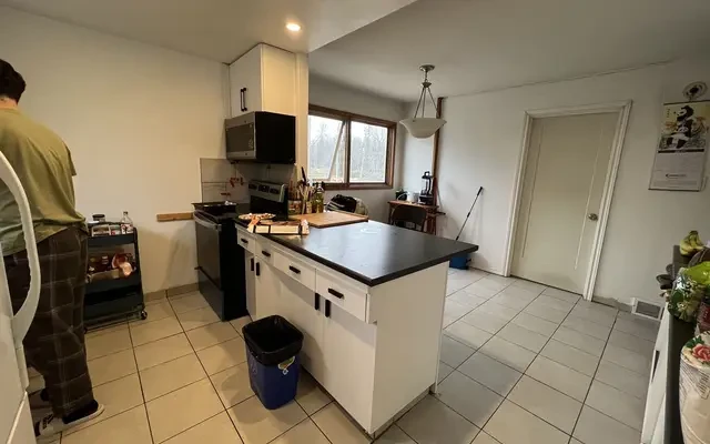 89 Kings Drive 2