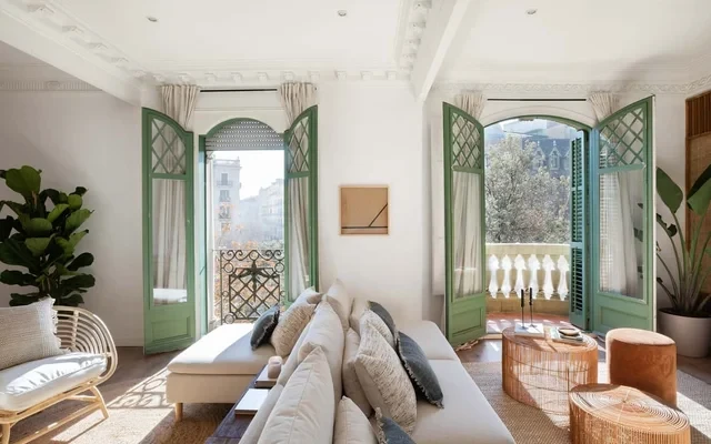 Tanah - 3 bedrooms and balcony in Eixample Dreta 1