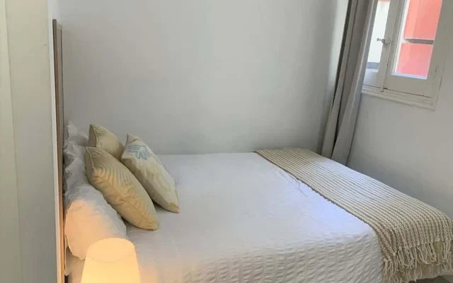 Appartamento minimalista a Madrid, Calle Valencia 3