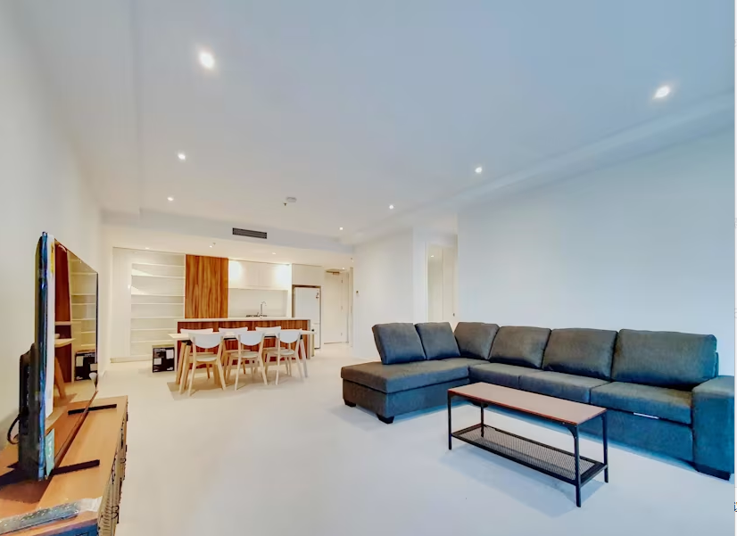 240 Bunda St
