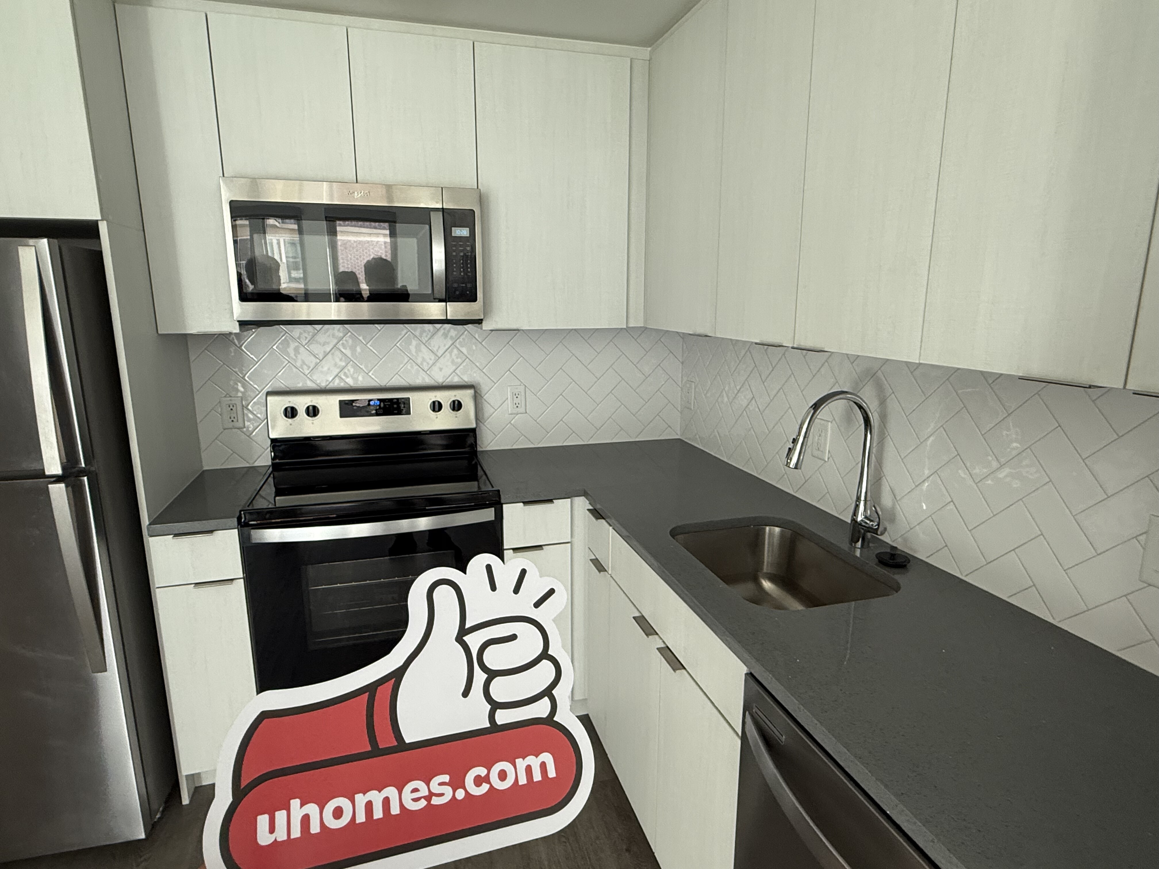 2 Bed 1 Bath Waterfront