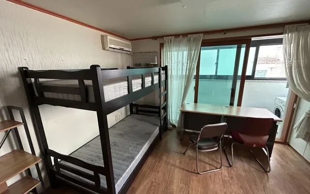 Sinchon No.1 Apartment 1