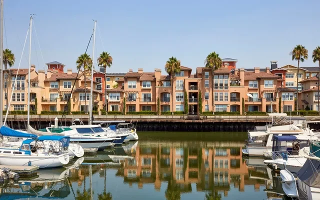 Villas at Bair Island 0