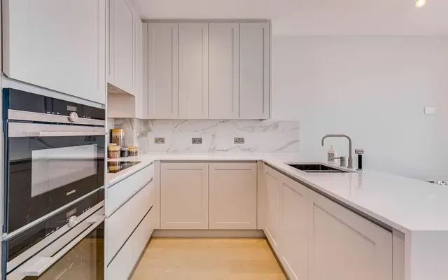 Renaissance Square Apartments, Renaissance Square, London, W4 2DZ 2