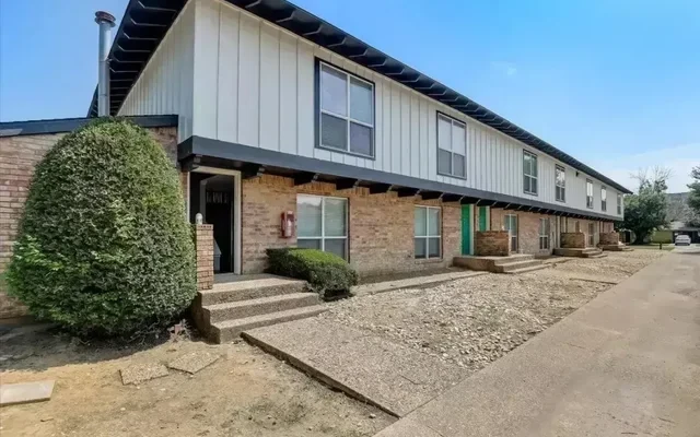 Denton Student Apartments 0