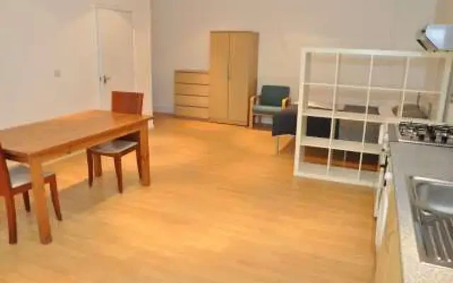 studio in Limehouse 0
