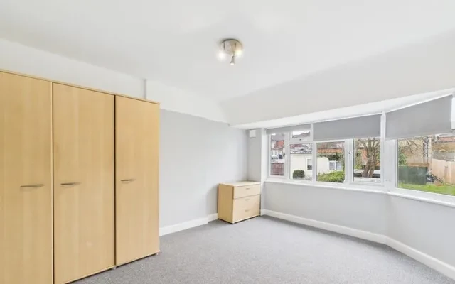 LH-The Avenue Wembley 1