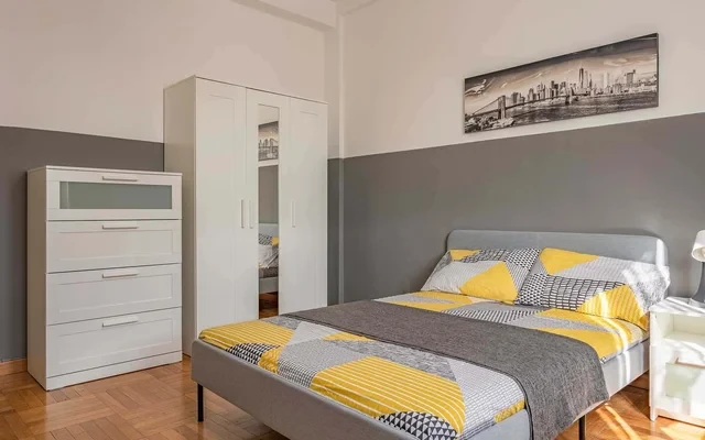VIA LA FARINA 18 <br> PRIVATE ROOM S1 0