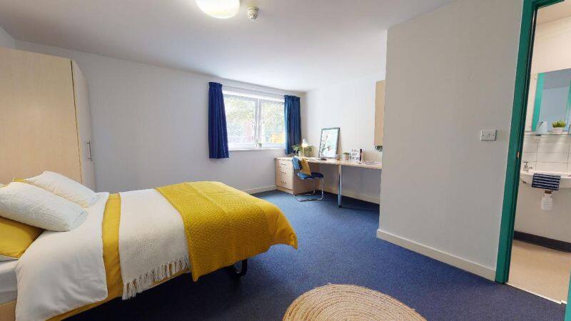 Gold En Suite Premium