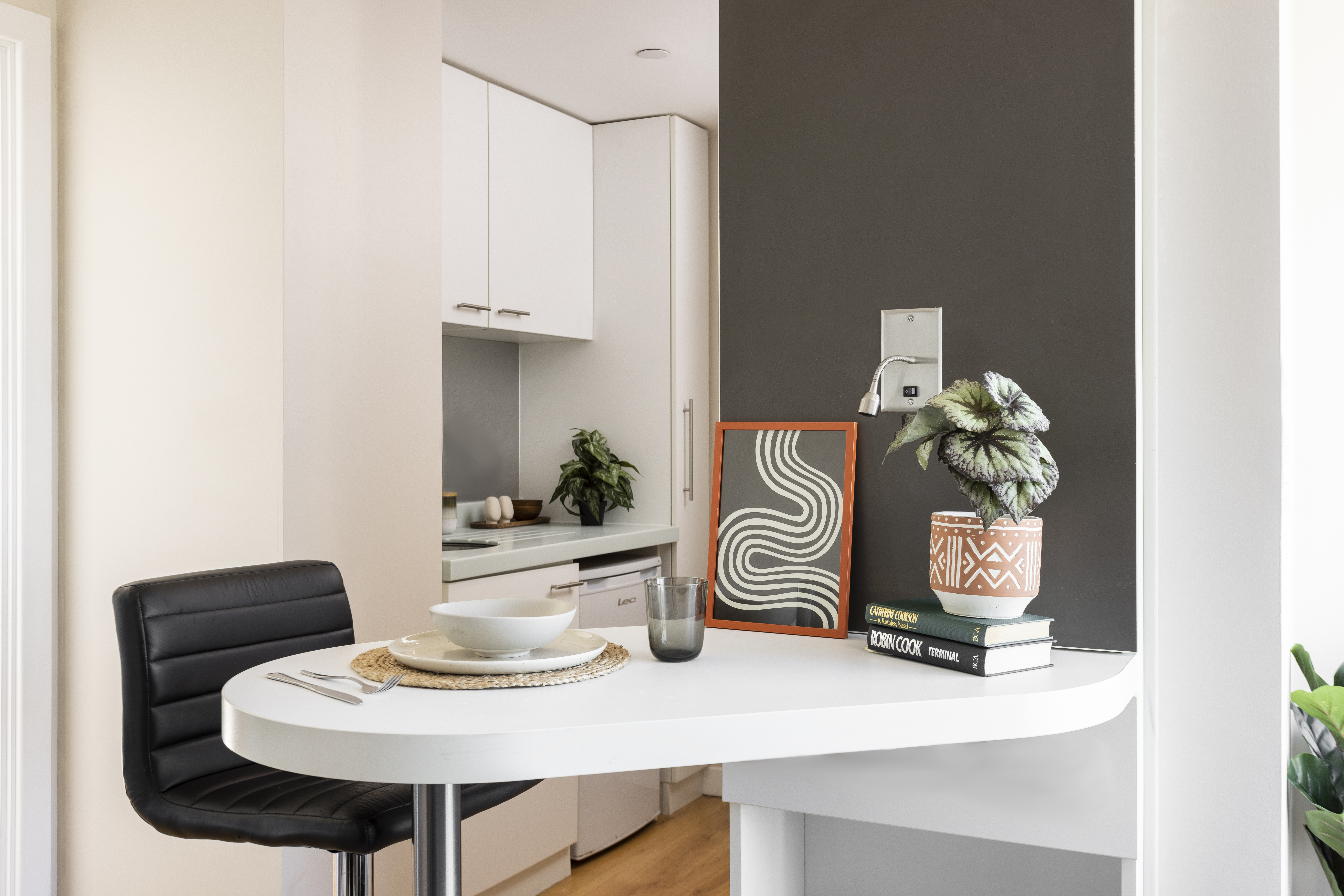 NON ENSUITE: TWO BED FLAT