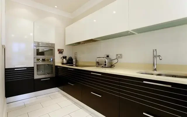 Clifton Road, Kingston Upon Thames, KT2 6PH 3