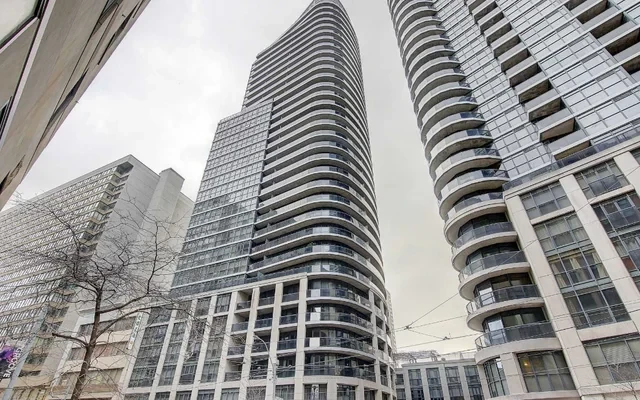Entire Place·1B1B···25 Carlton St 0