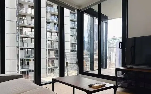 677 La Trobe St 1