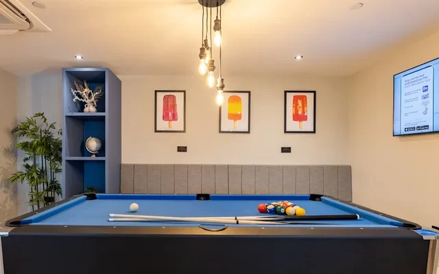 Fr Glasgow West End 4