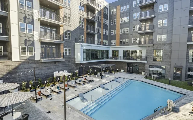 900 Willow 3