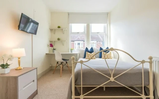 15 Canterbury Road 3