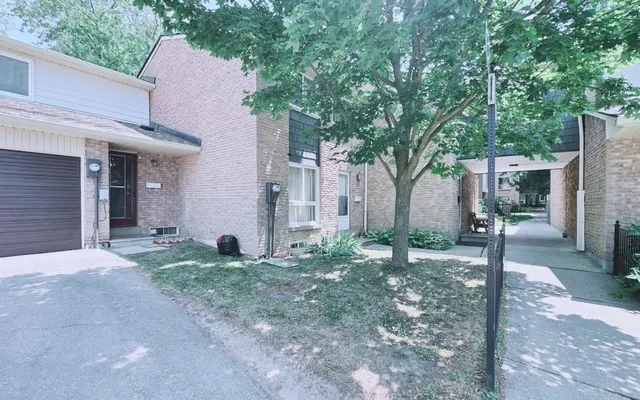 29 Slender Fern Way - Toronto student accommodation