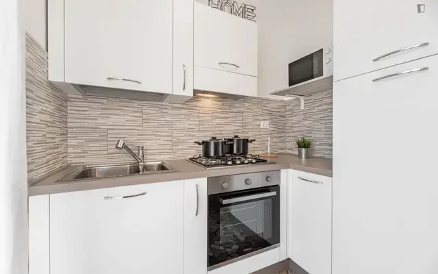 Homely single bedroom in Padua 3