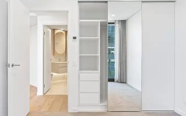 8 Adelaide St - Brisbane student accommodation - 1 bed 1 bath