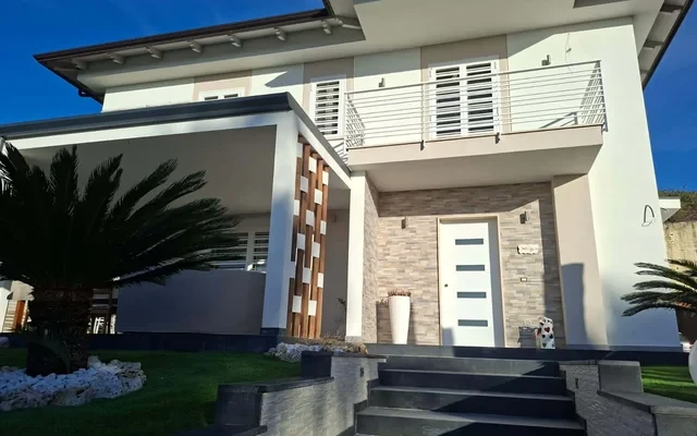 Apartment in Via Marmolito, Quarto for 180 m² with 3 bedrooms 0