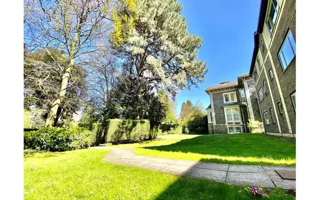 23-23 Stoke Hill, Stoke Bishop, Bristol, Avon, England, BS9 1 4