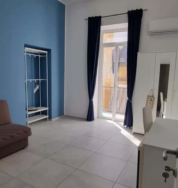 Apartment in Via dei Tribunali, Napoli for 18 m²