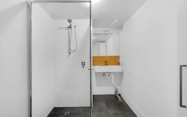 77 Sir Fred Schonell Dr - Brisbane student accommodation - Single room-R705
