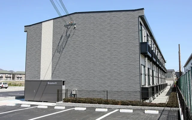 レオパレスポポラーレ　加東 0