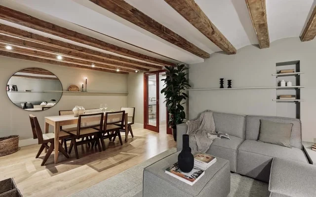 Vila - 3 bedrooms and office in El Born 0