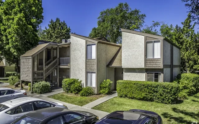 Alvarado Parkside Apartments 1